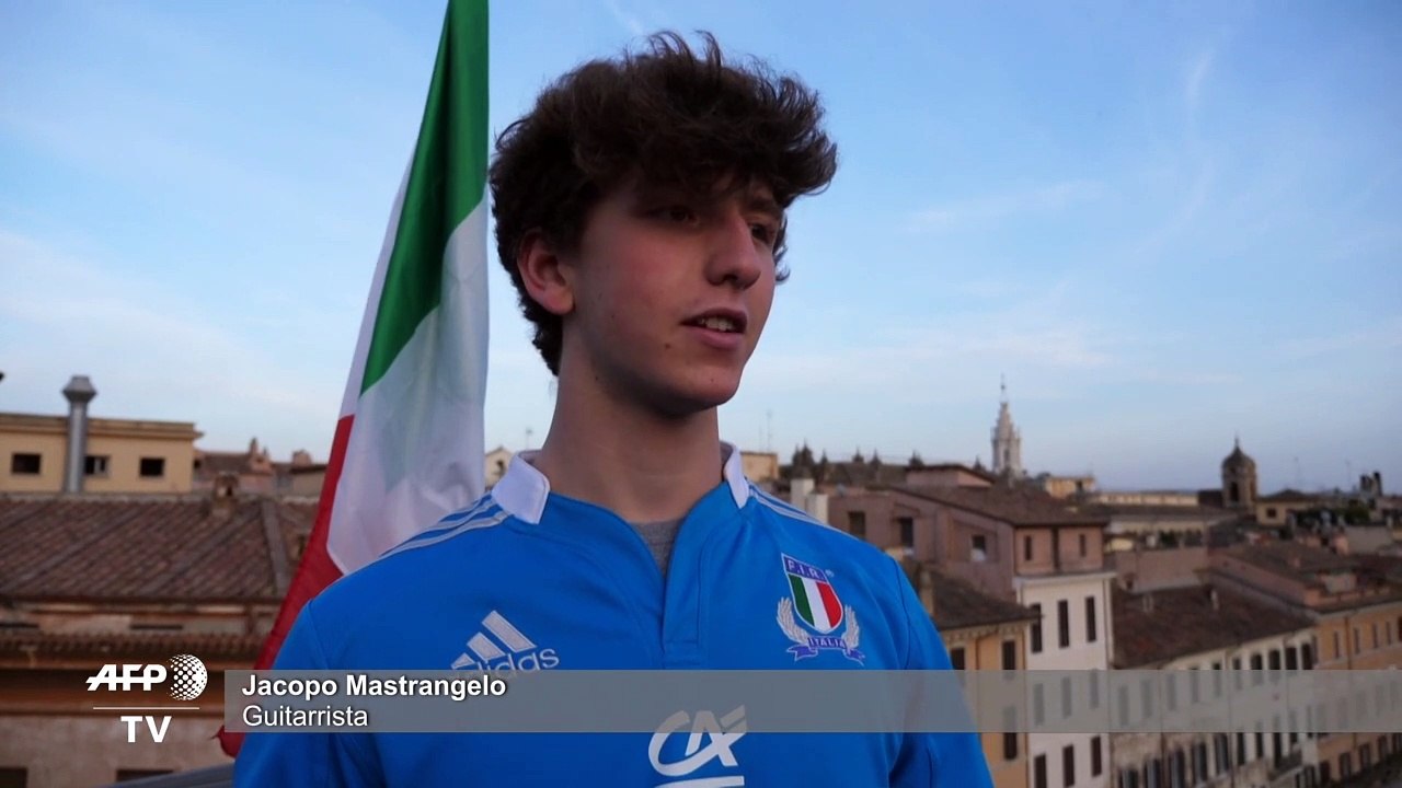 19H30 en piazza Navona, la hora del guitarrista...