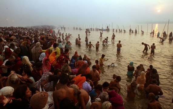Kumbh Mela: Devotees take deep to observe Mauni Amavasya Shahi Snan