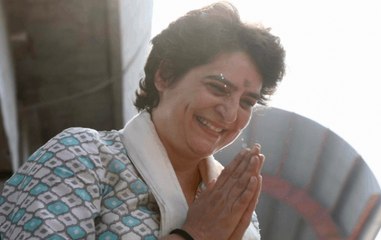 Download Video: Priyanka Gandhi offers prayers at Kashi Vishwanath temple in Varanasi