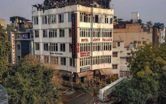 Lakh Take Ki Baat: 17 die in at hotel in New Delhi's Karol Bagh