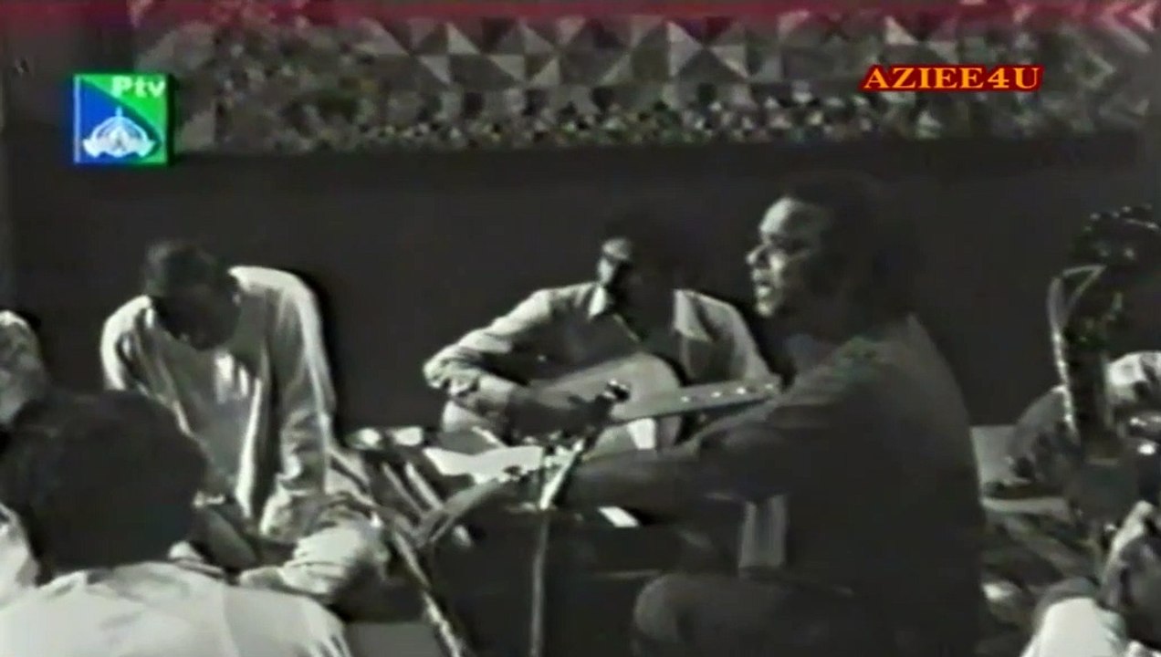 Husn Ko Chand Jawani Ko Kanwal Kehte Hain { The Great Salim Raza Live } "Ptv Classics *