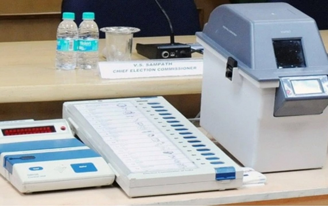 Lok Sabha polls 2019: Candidate photos on EVMs, VVPATs at all boothts