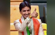 Holi 2019: Kumar Vishwas wins hearts with his witty Shayaris