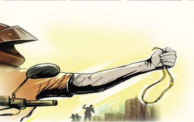 Watch: How man snatched gold chain in Ghaziabad market