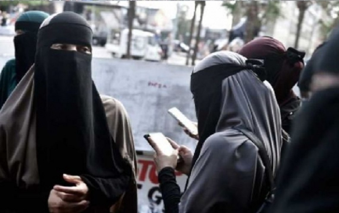 Shiv Sena calls for ban on burqa in public places citing security risk