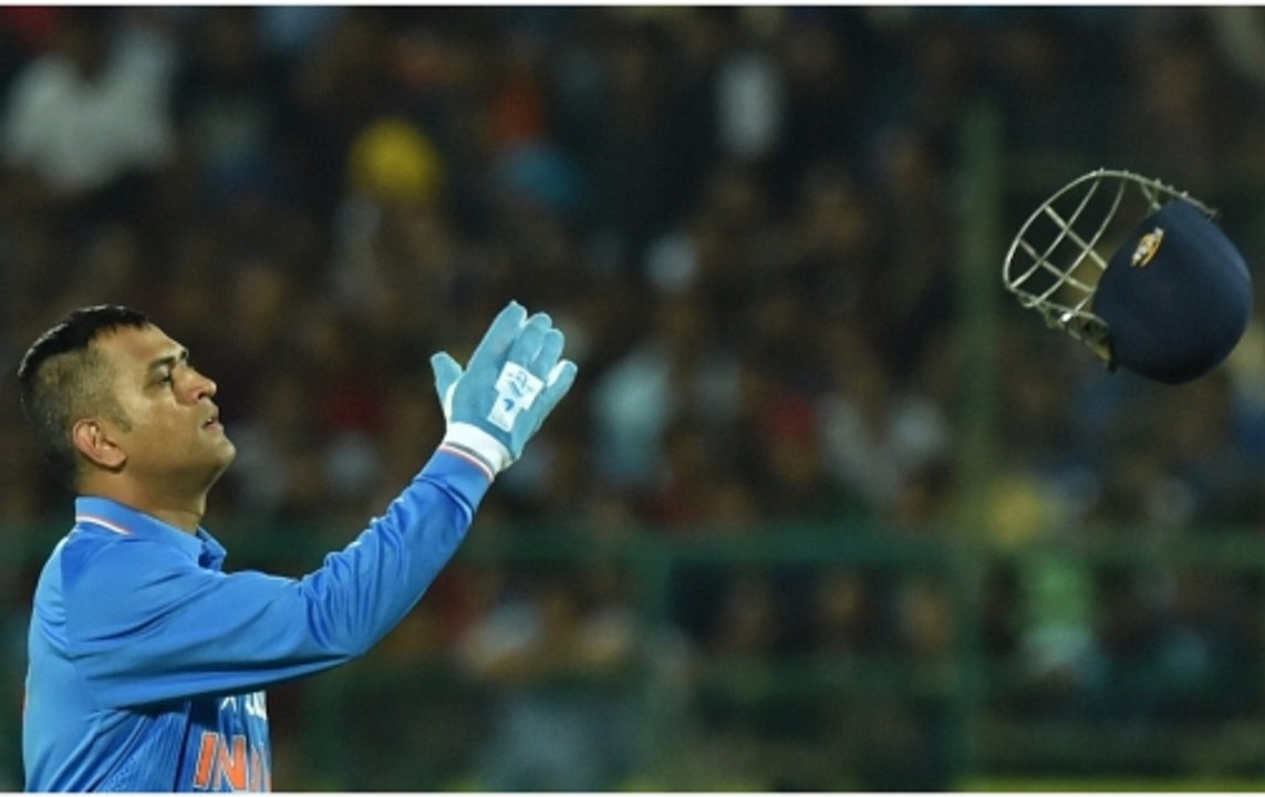 BCCI backs MS Dhoni over 'Balidaan' insignia on keeping gloves