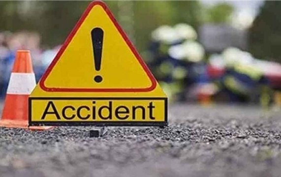 Speeding car kills two labourers in Greater Noida