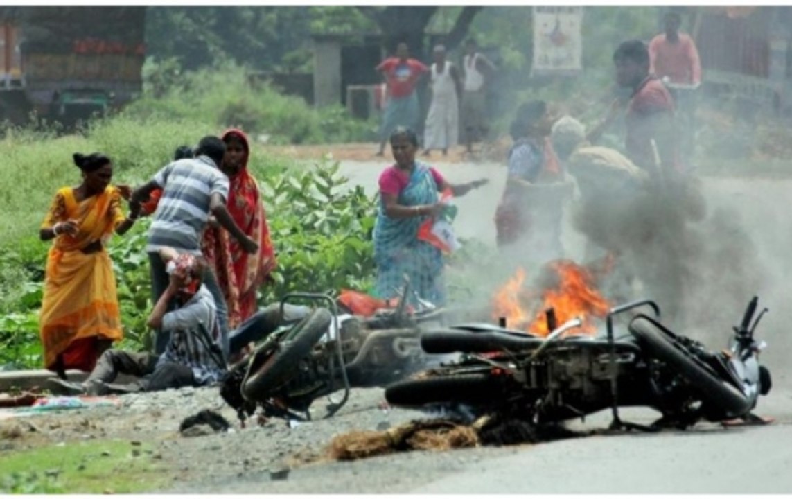 Cut2Cut: 5 injured in clash between TMC, BJP wo...