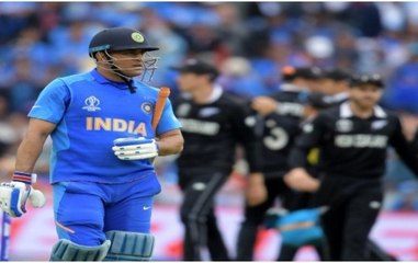 Dhoni dismissed on no ball against NZ in World Cup semi-final?
