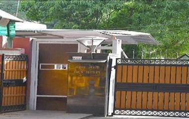 Arun Jaitley’s family members bring mortal remains at residence