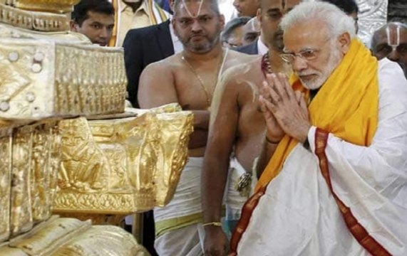 PM Modi Offers Prayers At Sardar Sarovar Dam, Garudeshwar Dutt Temple