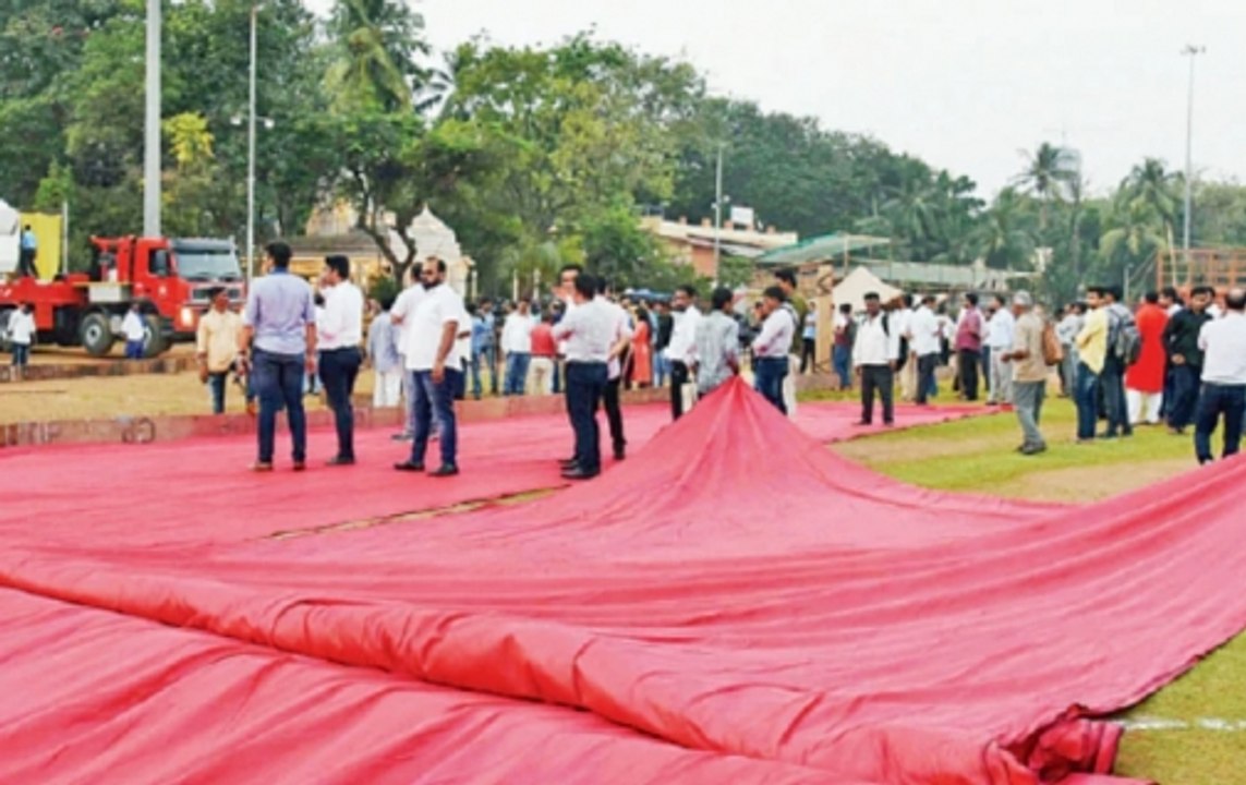 Preparations For Thackeray's Swearing-In Ceremony Underway In Mumbai