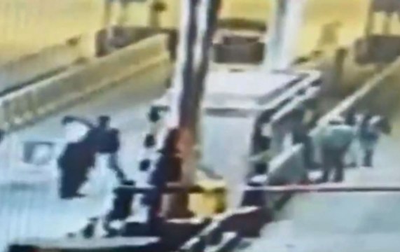 Toll Workers Beaten Up By Goons On Bareilly-Nainital Road