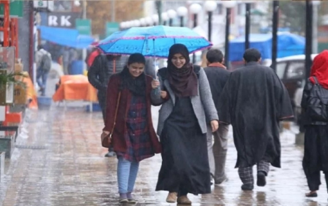 Rain, Snowfall Hit Kashmir, Normal Life Disrupted