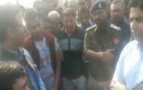 Amethi DM Sacked After Misbehaving With Dead Leader's Family