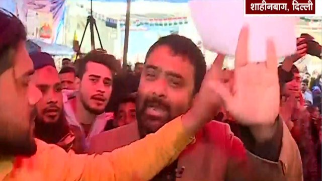 Deepak Chaurasia, News Nation Journalist, Manhandled At Shaheen Bagh