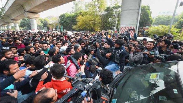 Anti-CAB Protest At Jamia: Media Persons Manhandled, Camera Broken