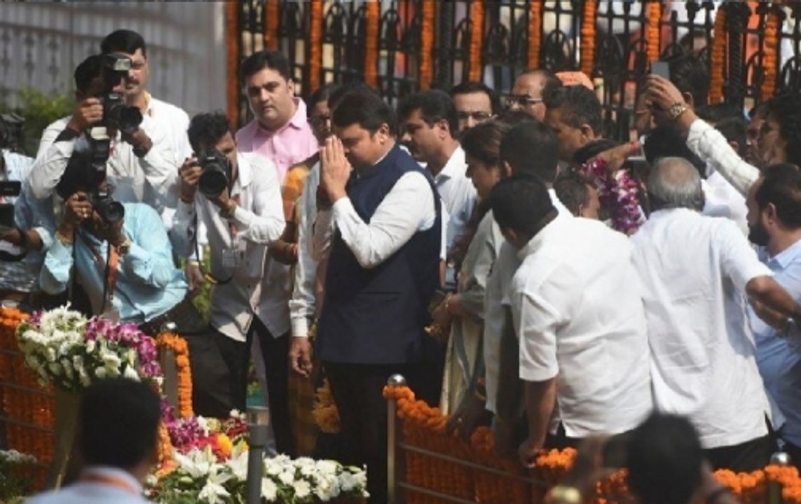 Fadnavis Pays Tribute To Balasaheb Thackeray On His Death Anniversary