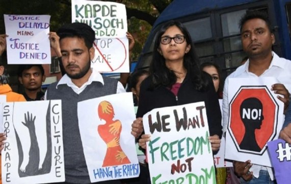 Hundreds Of Women Gather At Jantar Mantar To Protest Against Rape Case