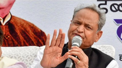 Скачать видео: Gehlot Govt Swings Into Action After 10 Newborns Die In Hospital