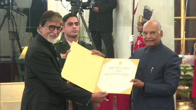 New Delhi: Amitabh Bachchan Receives Dadasaheb Phalke Award