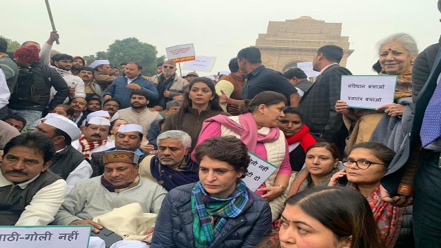 Priyanka Gandhi Stages Protest At India Gate Against Jamia Crackdown