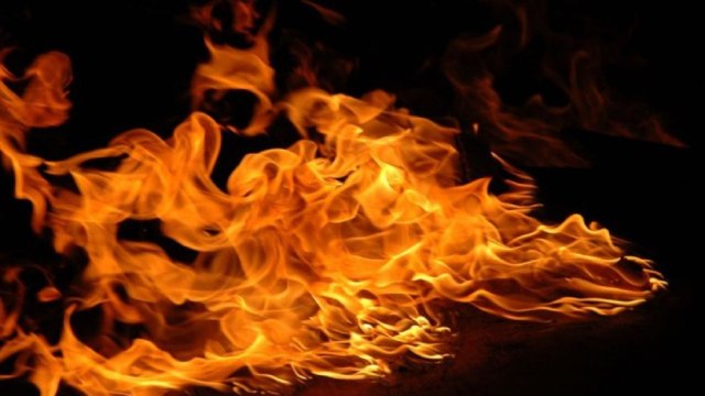 Delhi: Building Collapses After Fire At Factory, People Trapped