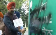 Akali Dal Leaders Deface Aurangzeb Signboard, Calls Him 'Cruel Ruler'