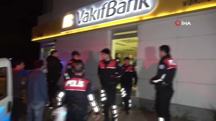 Sokağa çıkma kısıtlamasını aldırış etmeden bankaya giren hırsız, gazetecilere 'Benim adım felaket' dedi