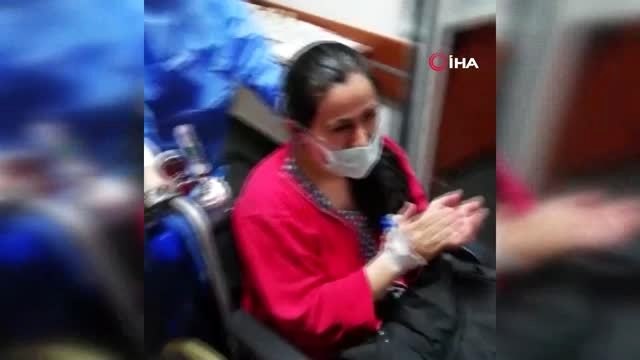 Yeni doğum yapan anne virüsü yendi, alkışlarla uğurlandı