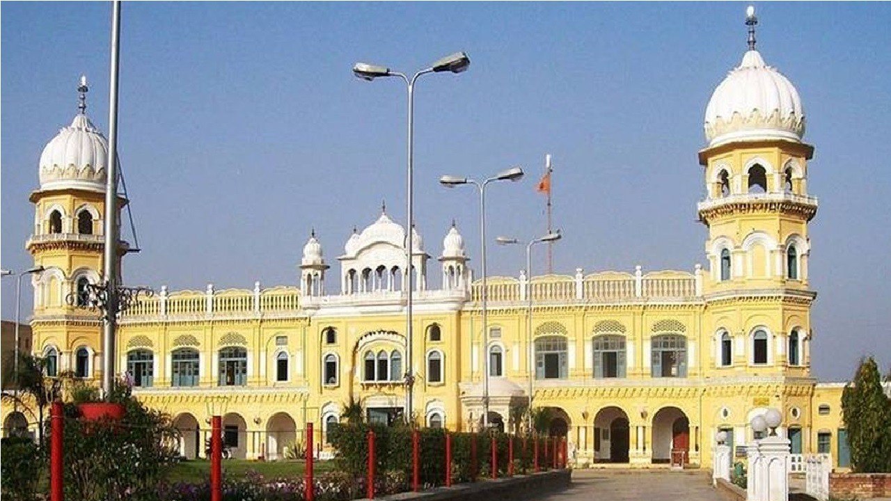 Watch: Mob Attacks Nankana Sahib Gurdwara In Pakistan