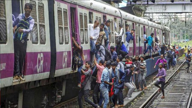 Stone Pelting Incidents On Mumbai Local See Rise: Here’re Details