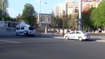 Ankara'da sokağa çıkma yasağıyla birlikte caddeler boş kaldı