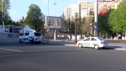 Ankara'da sokağa çıkma yasağıyla birlikte caddeler boş kaldı