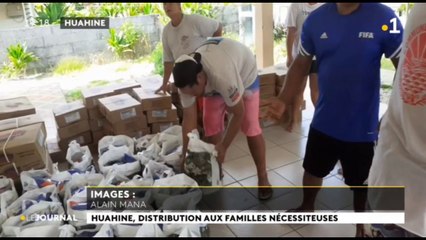 Distribution de denrées alimentaires à Huahine