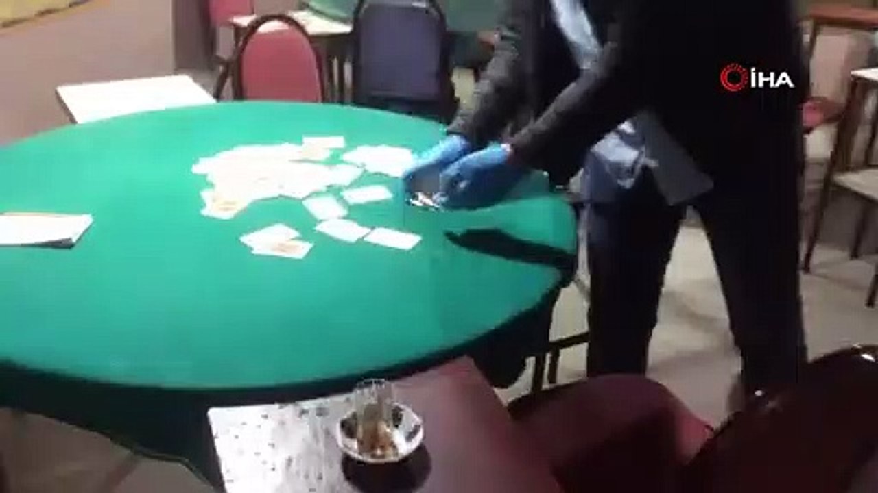 Sokağa çıkma yasağına saatler kala kumar oynarken yakalandılar