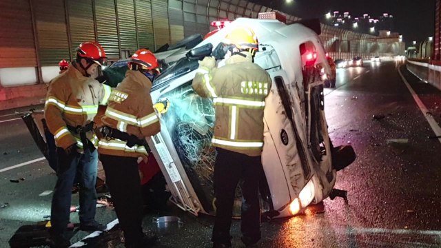 대구 고속도로서 빗길 3중 추돌...11명 다쳐 / YTN