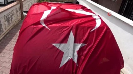 Türk bayraklı arabayla sokağa çıkıp, polisi peşinden sürükleyen gençlere ceza yağdı