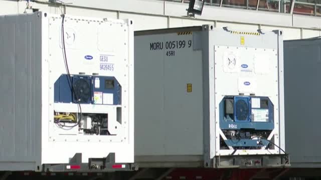 Ecuador habilita contenedores frigoríficos para almacenar a los fallecidos por COVID-19