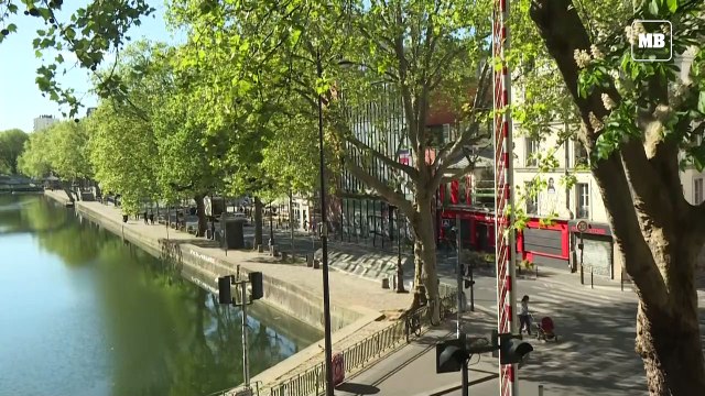 Joggers, walkers get last exercise in before daily confinement in Paris