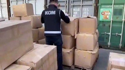 Ambarlı Limanı'nda on binlerce kaçak maske ve tulum ele geçirildi