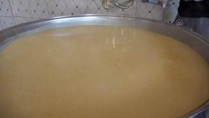 "Evde kalan" vatandaşlar için yufka ekmek ve çorba ikramı