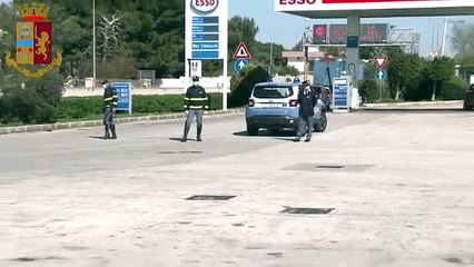 Tải video: Bari - Controlli anti Covid della Polizia di Stato (18.04.20)