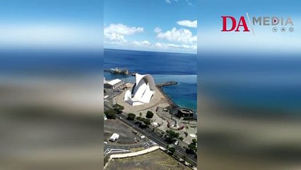 Avistan una gran mancha en el mar frente a la costa de Santa Cruz