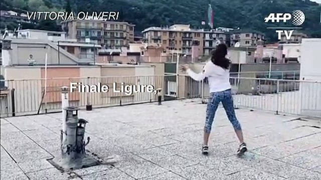 Coronavirus: en Italie, les toits deviennent des courts de tennis