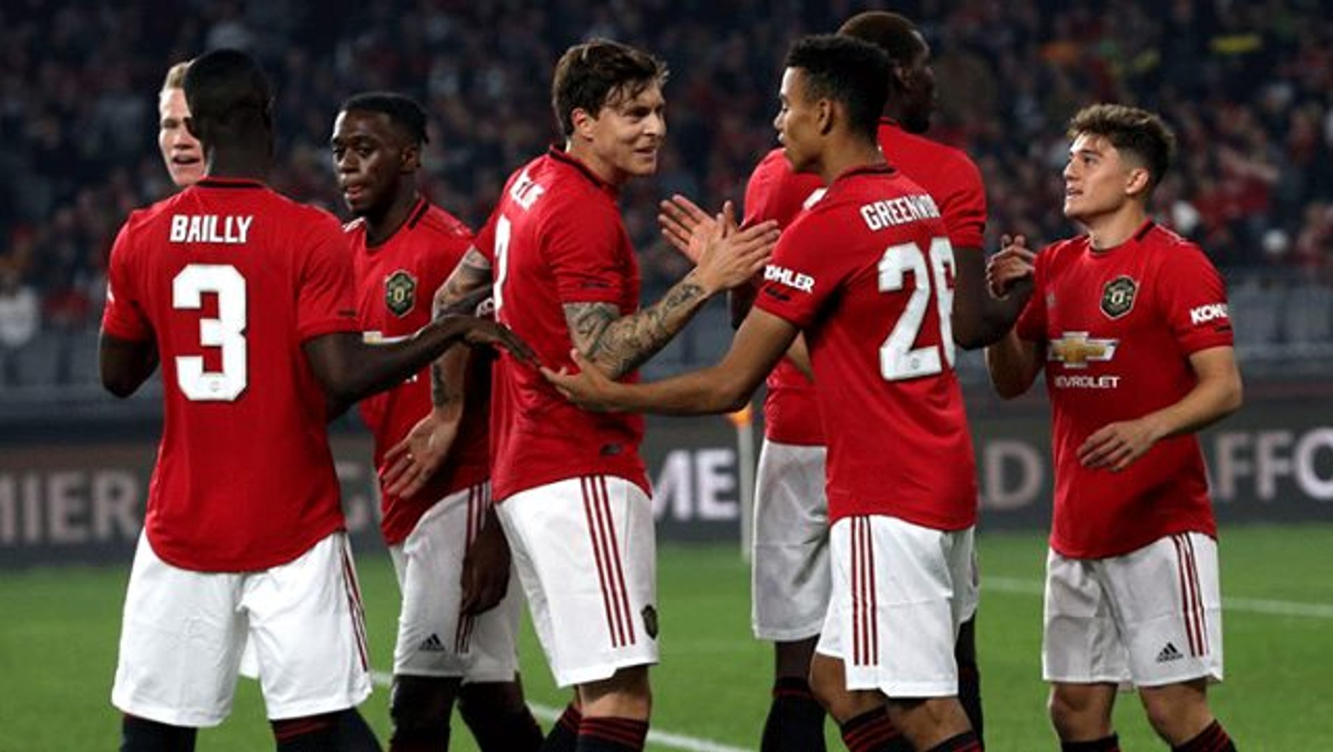 Manchester United, kalan maçları taraftarsız oynarsa 21 milyon sterlin kaybedebilir