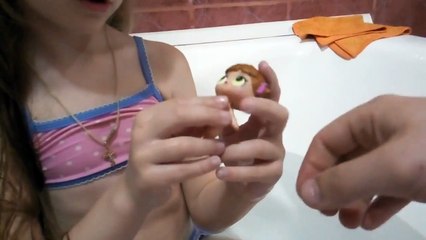 João Paulo de Carvalho Lofiego  Mostrando a Lol Surprise -   Diversão na Hora do Banho