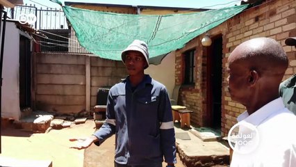 منازل للفقراء من أحجار الطوب بدل ألواح الصفيح