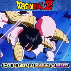 GOKU LE LANZA LA GENKIDAMA A FREEZER.