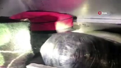 Kamyonetin gizli bölmesinden 31 kilo uyuşturucu çıktı